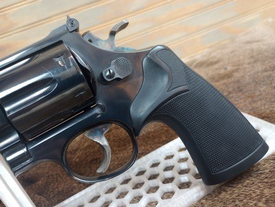 Smith & Wesson Model 29-2, Blued, 44 Magnum, 4