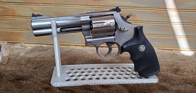 Smith & Wesson Model 686-5, 357 Magnum, 4