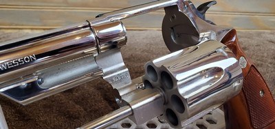 Smith & Wesson Model 29-2 Nickel, 44 Magnum, 8 1/2