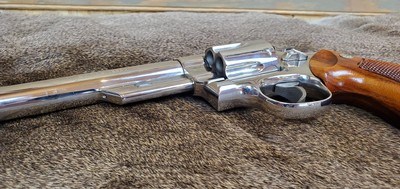 Smith & Wesson Model 29-2 Nickel, 44 Magnum, 8 1/2