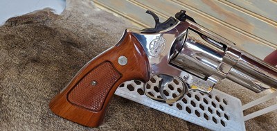Smith & Wesson Model 29-2 Nickel, 44 Magnum, 8 1/2