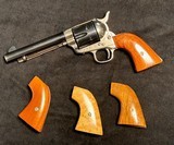 Colt 1873 SAA
1883/1886 1st gen/2nd gen - 3 of 12