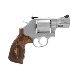 Smith & Wesson 686 .357 Magnum - 2 of 2