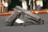 Beretta M92FS 9mm Handgun + Famars SRT Black Knife Combo - 4 of 5
