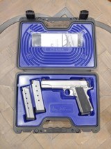 Pre Owned - Dan Wesson Valor Semi-Auto 9mm 5" Handgun - 2 of 15