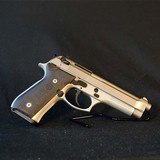 Pre-Owned Beretta 92 FS SA/DA 9mm 4.9" Pistol - 2 of 10