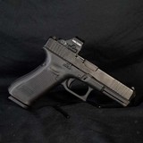 Pre-Owned - Glock G17 G5 Holosight Semi-Auto 9mm 4.49" Handgun - 8 of 11