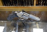 Pre-Owned - Smith & Wesson Single/Double 686-6 .357 Magnum 4" Revolver - 5 of 9