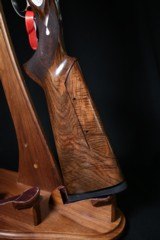 Caesar Guerini Invictus V Sporting Gold 12Ga 32