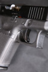 Pre-Owned - GLOCK G19 G5 MOS 9mm 4.02