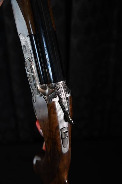 Caesar Guerini INVICTUS ARTCO Specialist 12 Gauge 34'' - Image 11 of 14