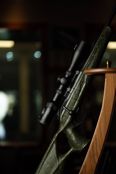 Blaser R8 SOUTHERN TRAPPER Gator Skin Green 300 Win Mag 24.5