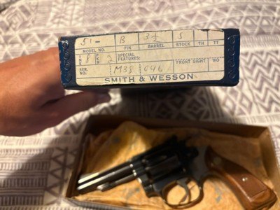 Smith and Wesson 22 Magnum RARE 3.5 Inch Barrell MINT Condition w/Original Box - Image 2 of 5