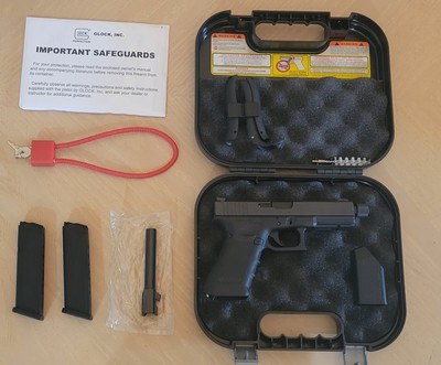 Glock 17 Gen 4 w/2 barrels and 2 mags, original box