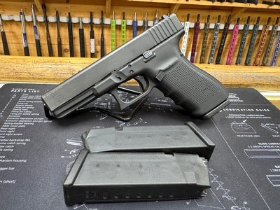 Glock 21 Gen 4 .45 auto 3 mags used