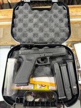 Glock 22 RFT2 Gen 3 .40 S&W 4 mags 9mm bbl - 1 of 9