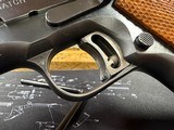 Colt 1911 Series 80 MK IV Gold Cup National Match .45 auto - 12 of 14