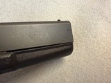Glock 22 Gen 2 .40 S&W - 10 of 11