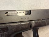 Glock 22 Gen 2 .40 S&W - 9 of 11