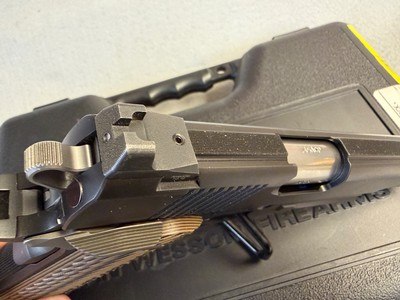 Dan Wesson 1911 Specialist .45 ACP, 8rd - Image 7 of 13