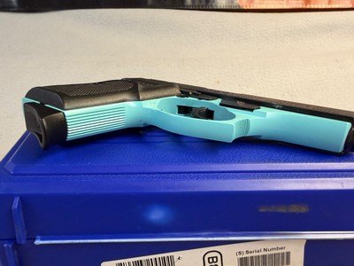 Bersa Thunder 380 FS .380 ACP Tiffany Blue - Image 4 of 6