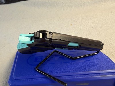 Bersa Thunder 380 FS .380 ACP Tiffany Blue - Image 3 of 6