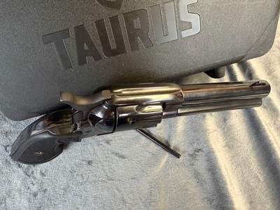 Taurus Deputy .45 Colt 5 1/2” 6 rds - Image 9 of 11