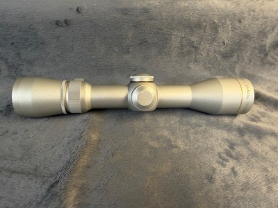 Leupold Vari-X 2.5-8X32mm Extended E.R. silver - Image 1 of 6