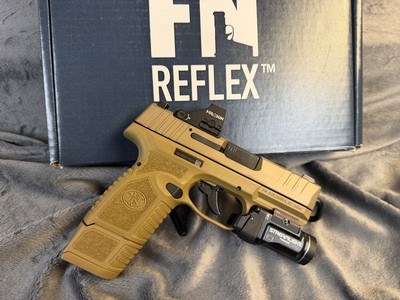 FN America Reflex 9mm FDE Holosun, Streamlight - Image 4 of 13