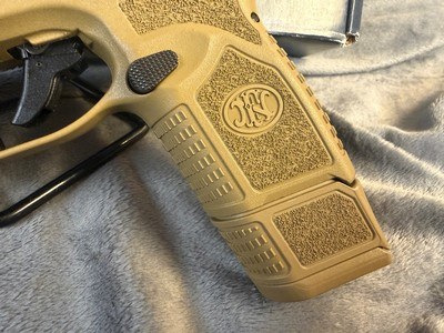 FN America Reflex 9mm FDE Holosun, Streamlight - Image 3 of 13