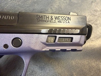 Smith & Wesson Shield EZ .380 ACP Orchid Black - Image 6 of 10