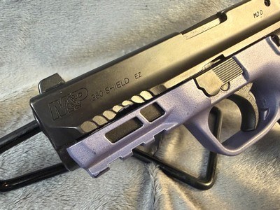 Smith & Wesson Shield EZ .380 ACP Orchid Black - Image 4 of 10