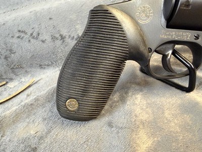 Taurus The Judge 4510 .45 Colt .40 ga 3” chamber 6.5” bbl - Image 9 of 10