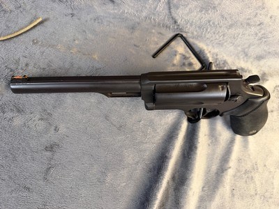 Taurus The Judge 4510 .45 Colt .40 ga 3” chamber 6.5” bbl - Image 5 of 10