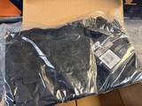 Smith & Wesson M&P22 Magnum .22 mag w/ bag 30rd mags - Image 3 of 9