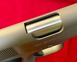 Colt 1911 Government Model Series 70, 45 ACP - 7 of 8