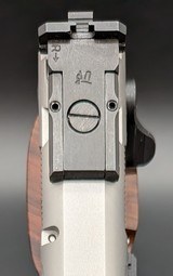 SMITH & WESSON PERFORMANCE CENTER MODEL 952-2 | SEMI-AUTO 9MM | 5