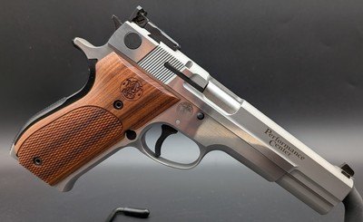 SMITH & WESSON PERFORMANCE CENTER MODEL 952-2 | SEMI-AUTO 9MM | 5
