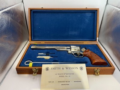Smith & Wesson Model 29 44mag nickel New in Display case