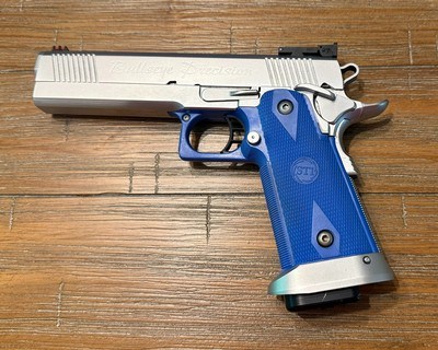 STI 2011 / Bullseye Precision Competition Pistol - .40 S&W - Image 1 of 9