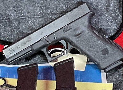 NIB Glock 22, 40 caliber