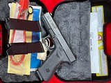 NIB Glock 22, 40 caliber - 3 of 4
