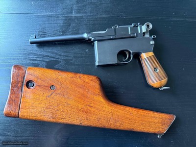 BEAUTIFUL MAUSER C96 BROOMHANDLE
FLATSIDE with STOCK, NEAR MINT