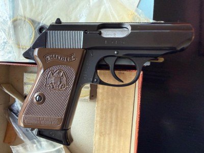 MINT WALTHER PPK ANIB SET of 2 CONSECUTIVE PISTOLS 1968 - Image 9 of 11