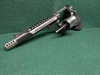 Smith & Wesson 629 Performance Center Hunter - Image 2 of 4