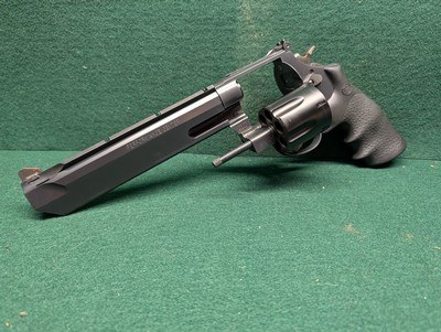 Smith & Wesson 629 Performance Center Stealth Hunter - Image 3 of 4