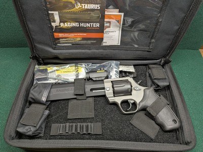 Taurus Raging Hunter 44 Magnum