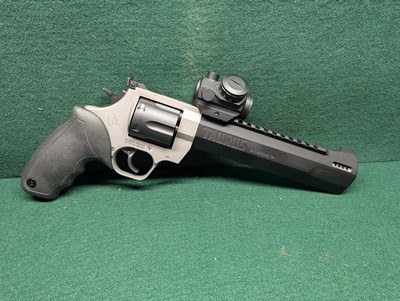 Taurus Raging Hunter 44 Magnum - Image 2 of 3