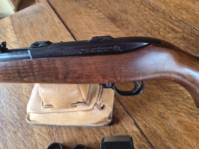 RUGER 10/22 MAGNUM CARBINE 22WMR 18 1/2 SEMI-AUTO RIMFIRE RIFLE 2002 - Image 2 of 10