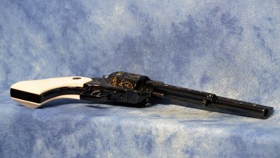 RUGER 0880 SUPER BLACKHAWK 75TH ANNIVERSARY 44 MAGNUM IVORY / ENGRAVED - Image 5 of 8